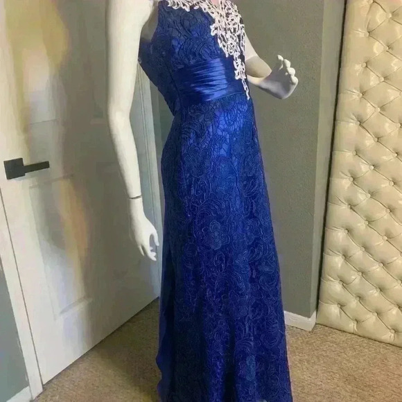 JJ’S House Blue And White Sequined formal Prom dress. - Picture 3 of 13